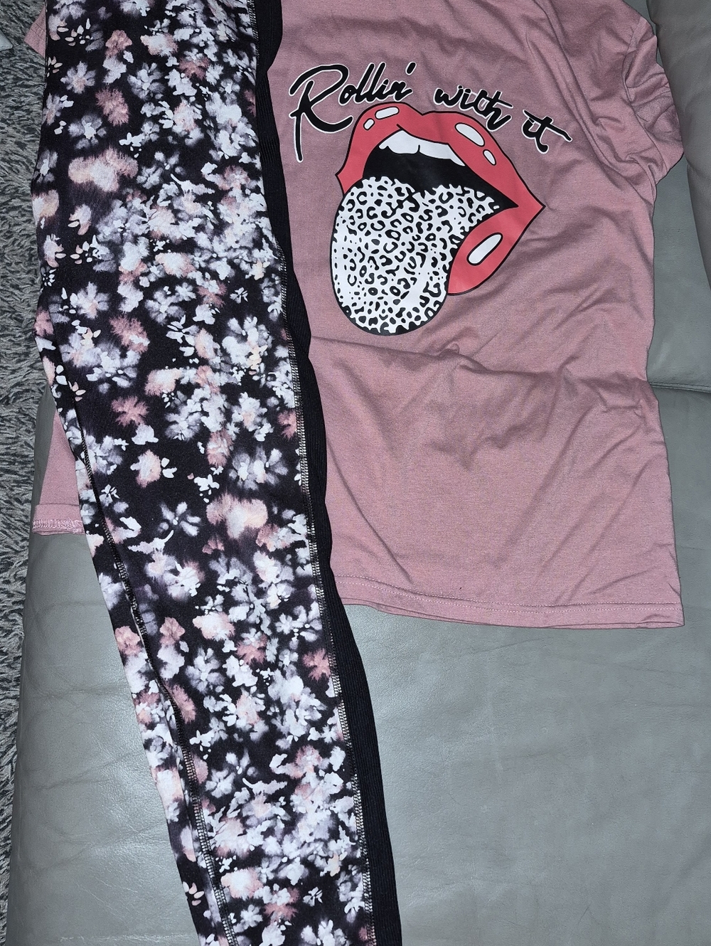 Pink Graphic Tee and Splendid Floral Leggings Set L